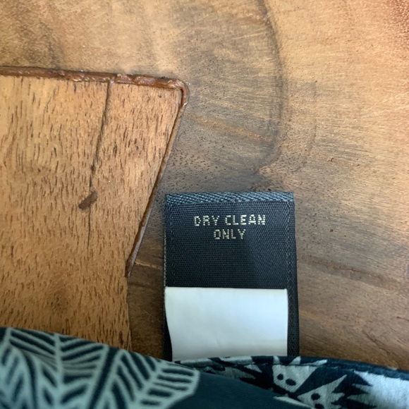 Banana Republic | Sleeveless Floral Silk Dress - Picture 7 of 7